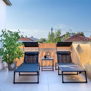 Paula With Private Jacuzzi And Parking- Near The Zadar